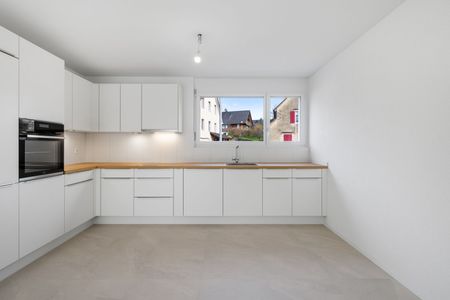 3.5-ZIMMER-ATTIKA MIT 29 M² TERRASSE IM ZENTRUM SEON - Photo 3