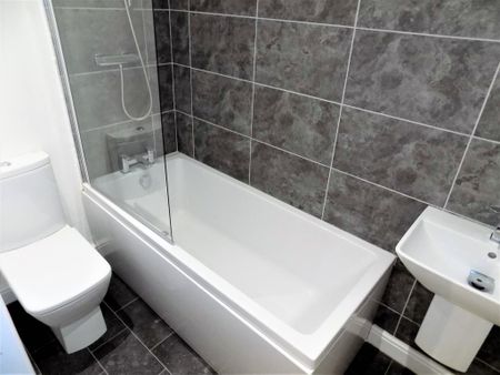 2 bedroom terraced house to rent - Photo 3
