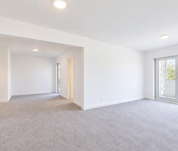 3 Bed Penthouse, Alwoodley, LS17 - Photo 1