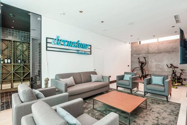 Luxury Villa for rent in Marbella, Andalusia - Photo 1