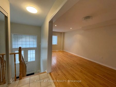 Property For Lease | W9008022 - Photo 5