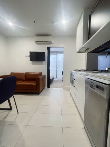 Fully furnished one bedroom apartments in Box Hill - Photo 4