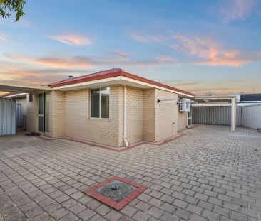 37A Admiralty Crescent, - Photo 1