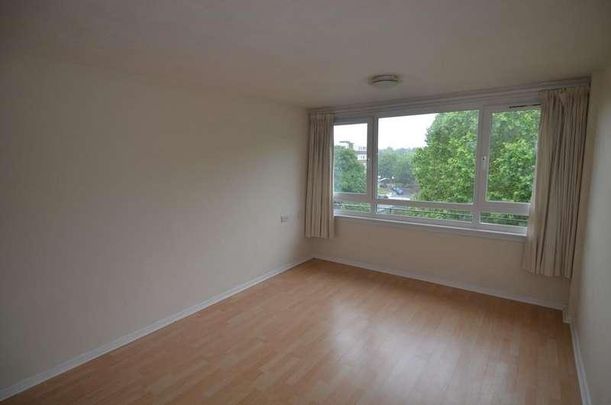 Galba Court, Brentford Dock, TW8 - Photo 1