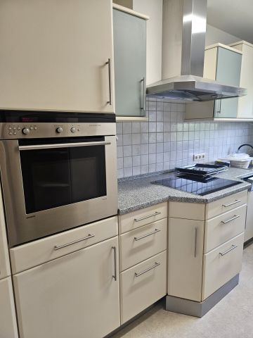 Freistehendes Einfamilienhaus in ruhiger Wohnlage mit Garten und Doppelgarage - Photo 2