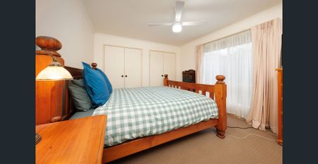 Court Location with Community Feel - Photo 2