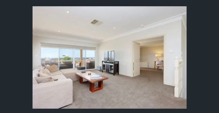 Spectacular Executive Home - Photo 2