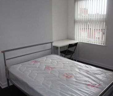 4 bedroom flat to rent - Photo 6