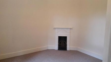 3 bedroom detached house to rent - Photo 2