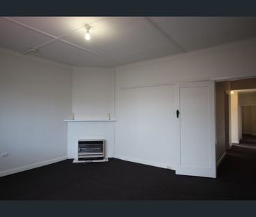 Stylish Unit in the Heart of Bentleigh - Photo 1