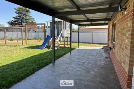 Family Friendly 4 Bedroom Home in Prime Location - Photo 2