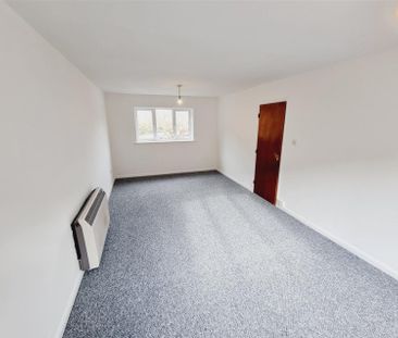 2 Bedroom Flat to Rent in Hampton House, Portland Road, Rushden, No... - Photo 5