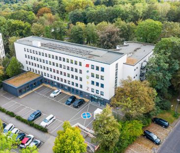 Möbliertes WG-Zimmer in zentraler Lage für Studenten und Azubis *Fr... - Photo 1