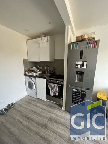 Location Appartement 1 pièce 23m² - Photo 3