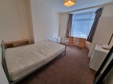 4 Bed Student Accommodation - Photo 2