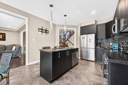 For Lease - 340 Gallantry Way, Stittsville - Munster - Richmond, Ontario - Photo 3
