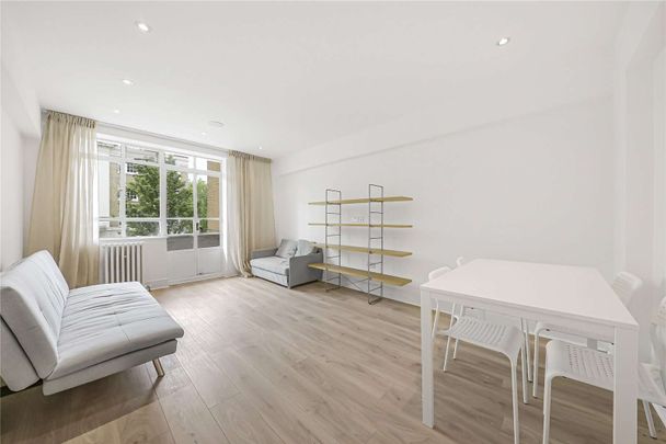 One bedroom apartment set on the first floor of a portered block - Photo 1