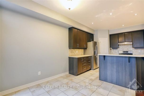 For Lease - 210 COOKS MILL Crescent, Blossom Park - Airport and Area, Ontario - Photo 1