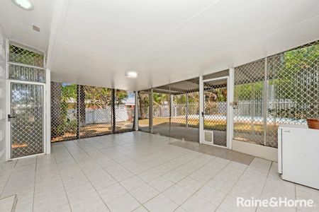 THREE BEDROOM FAMILY HOME IN MOUNT LOUISA - Photo 5