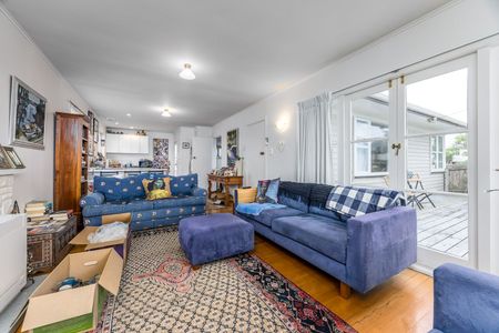 Comfortable Family Living in Sunnynook - Photo 4