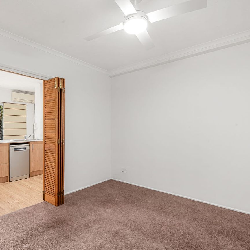Private One Bedroom Courtyard Apartment - Photo 1