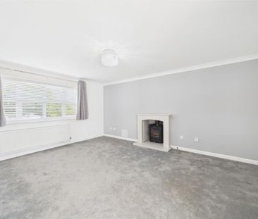 4 bedroom detached house to rent - Photo 2