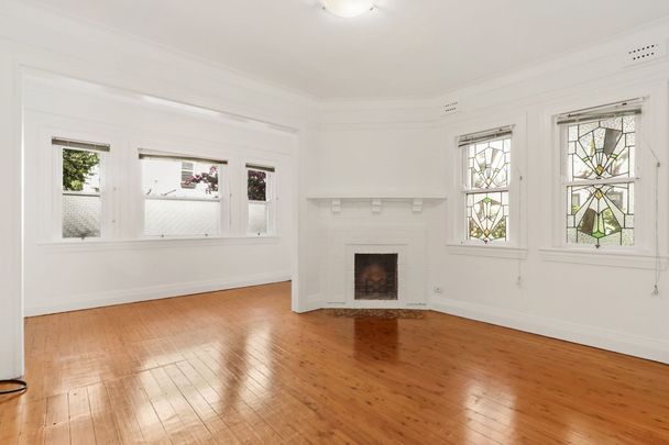 Art Deco garden apartment - exclusive seaside locale - Photo 1