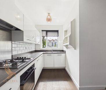 3 bedroom semi-detached house to rent - Photo 5