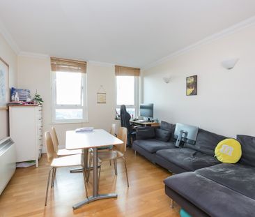 Lanark Square, London, E14 9QD - Photo 1