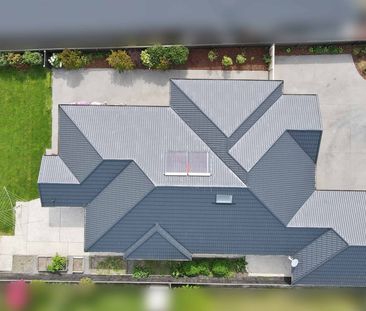 Large 4 bedroom home - Photo 5