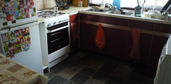 House share to rent - Photo 2