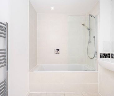 Corsican Square, E3 - Photo 5