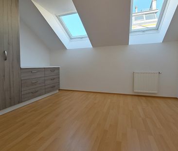 3 Zimmer-Dachgeschoßwohnung mit Terrasse - Foto 2