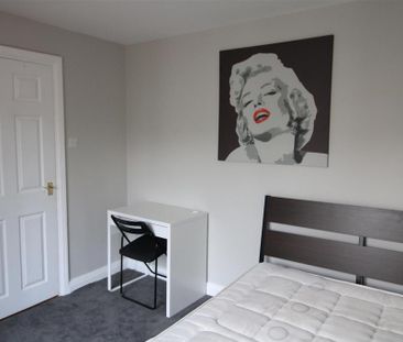 4 bedroom private hall to rent - Photo 4