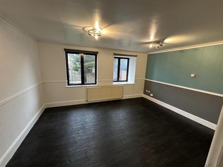 4 bedroom townhouse to rent - Photo 2