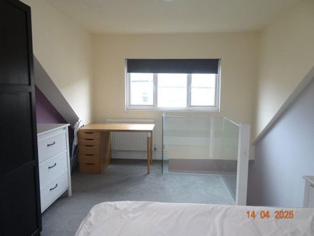 3 bedroom terraced house to rent - Photo 3