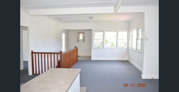 Huge Queenslander Home - Photo 1