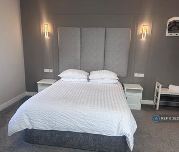 1 bedroom in a house share to rent - Photo 4