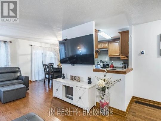 23 HAZELGLEN COURT - Photo 1