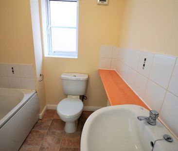 2 bedroom semi-detached house to rent - Photo 5