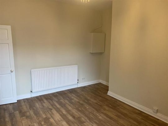 2 bedroom ground floor flat to rent - Photo 1