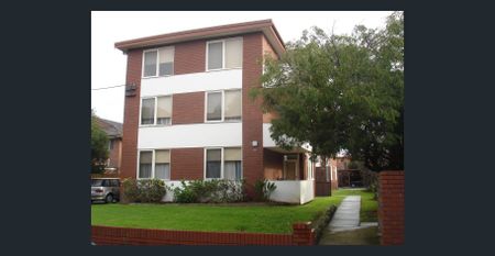 Spacious Family Home in Prime Brentwood School Zone - Photo 4