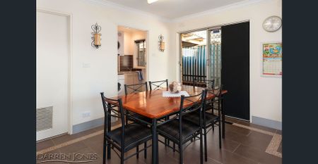 Comfortable Family Living - Photo 2