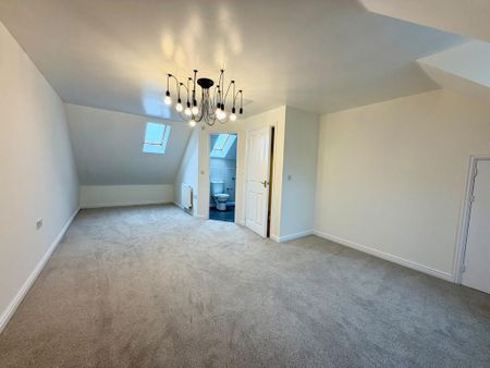 4 bedroom semi-detached house to rent - Photo 3