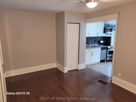 302 Glenlake Avenue #2nd Floor Front - Photo 2