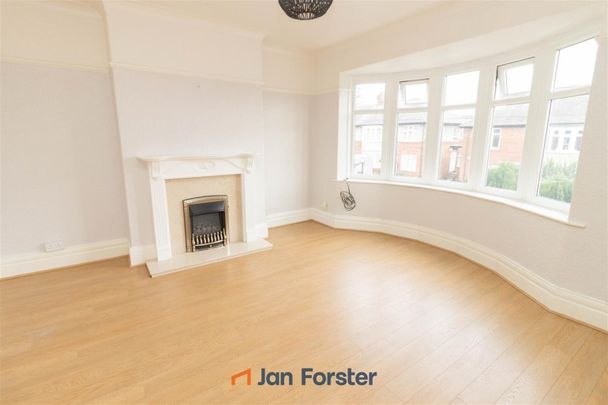 2 Bedroom Flat - Photo 1