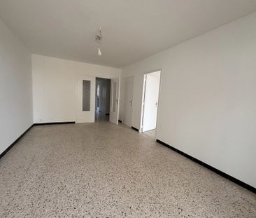 Location Appartement 3 pièces 65m² NICE 06100 - Photo 3