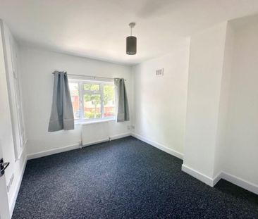 2 bedroom end of terrace house to rent - Photo 2