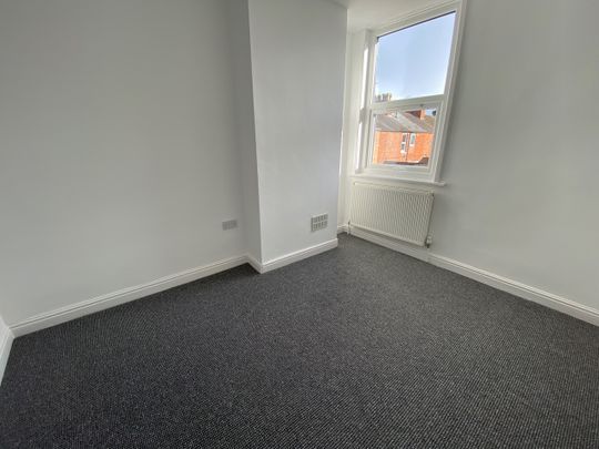 2 Bed Terraced House, Albert Avenue, NG8 - Photo 1