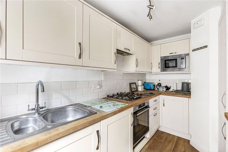 2 bedroom semi-detached house to rent - Photo 2